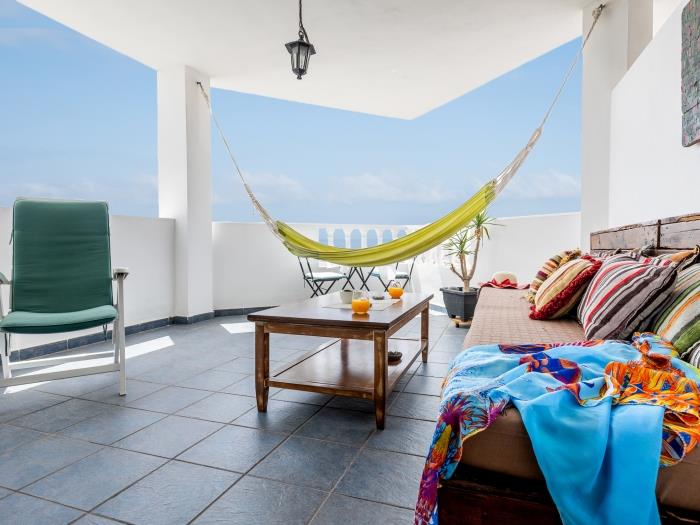 image Modern 2-bedroom apartment with pool 2