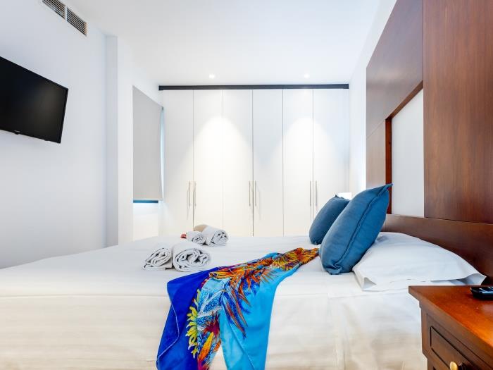 image Beautiful and Luxury Capri C3 8