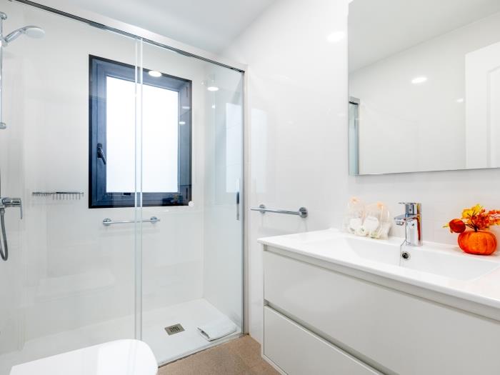 image Beautiful and Luxury Capri C4 15
