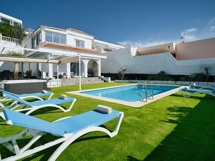 Villa del Sol con vista mare e piscina riscaldata