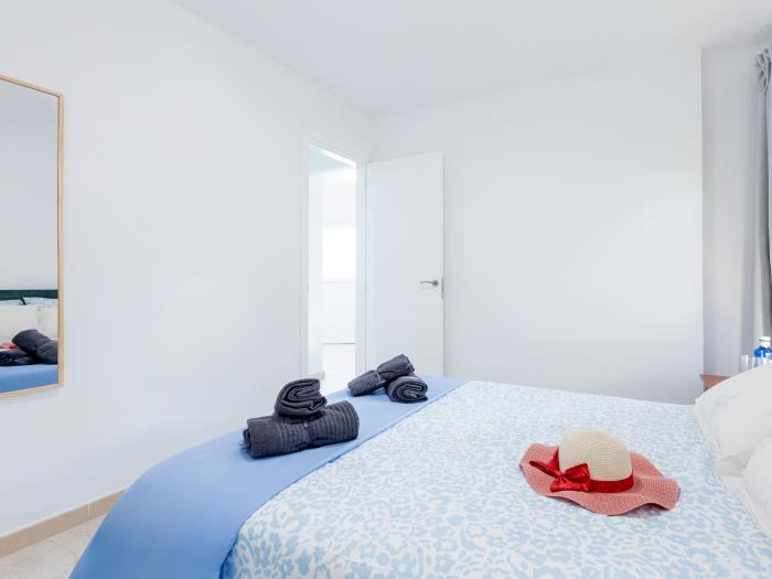 image Bright Las Flores 1L with pool 12
