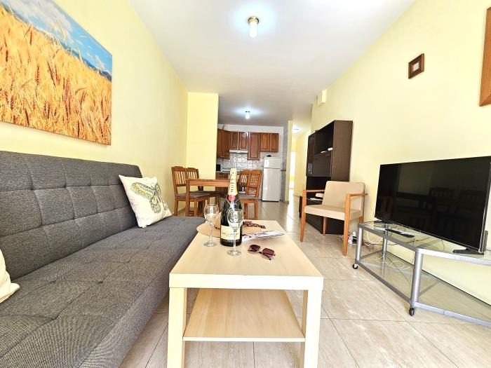 1C Apartamento Abrigos, Wifi y balcón