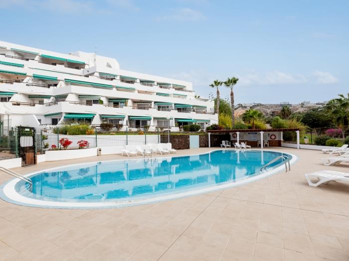 Serene Las Flores 1G with pool