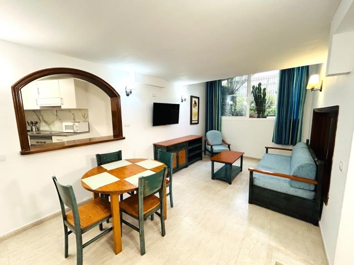 image Serene Las Flores 1G with pool 2